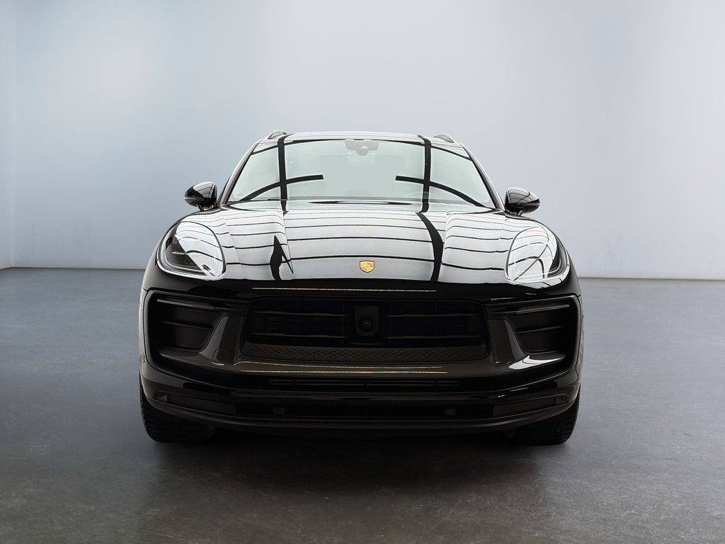 2025 Porsche Macan T AWD in Laval, Quebec - 6 - w1024h768px