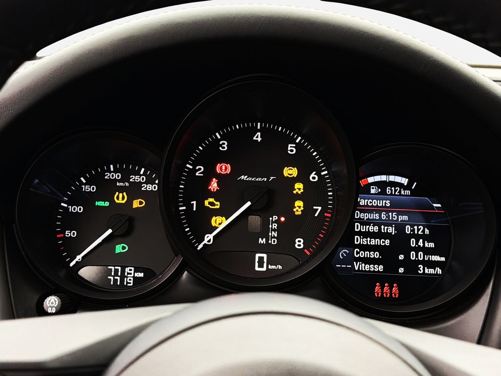 2025 Porsche Macan T AWD in Laval, Quebec - 20 - w1024h768px
