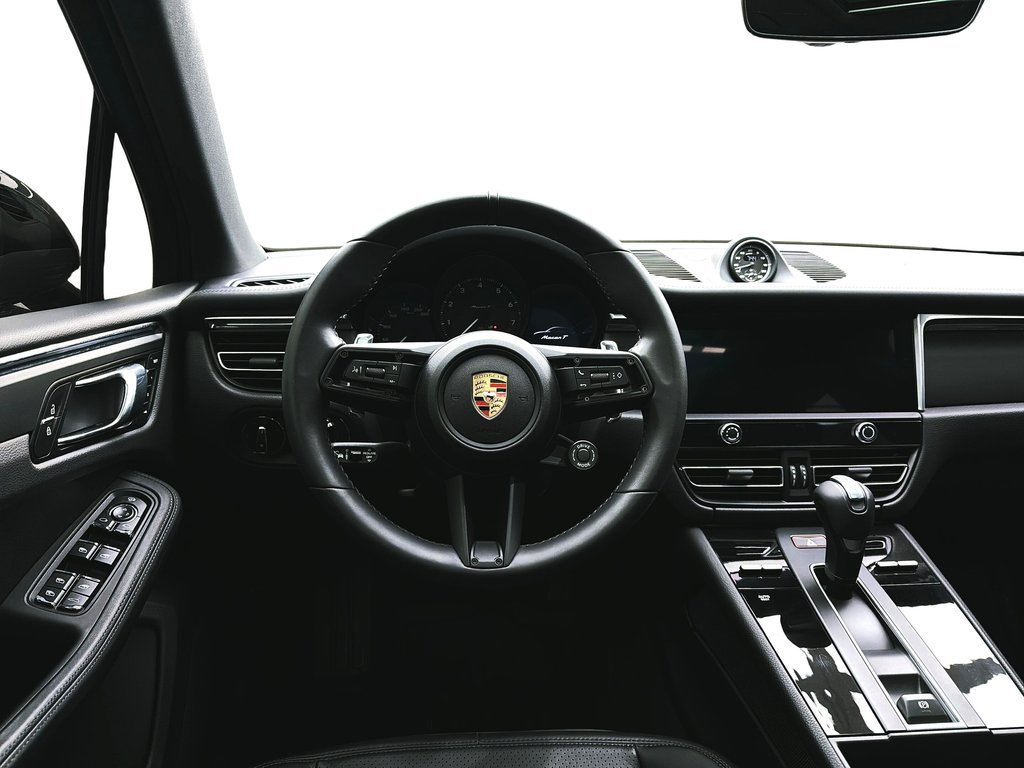 2025 Porsche Macan T AWD in Laval, Quebec - 15 - w1024h768px