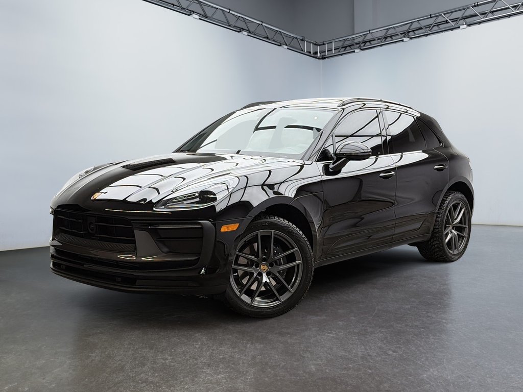 2025 Porsche Macan T AWD in Laval, Quebec - 1 - w1024h768px