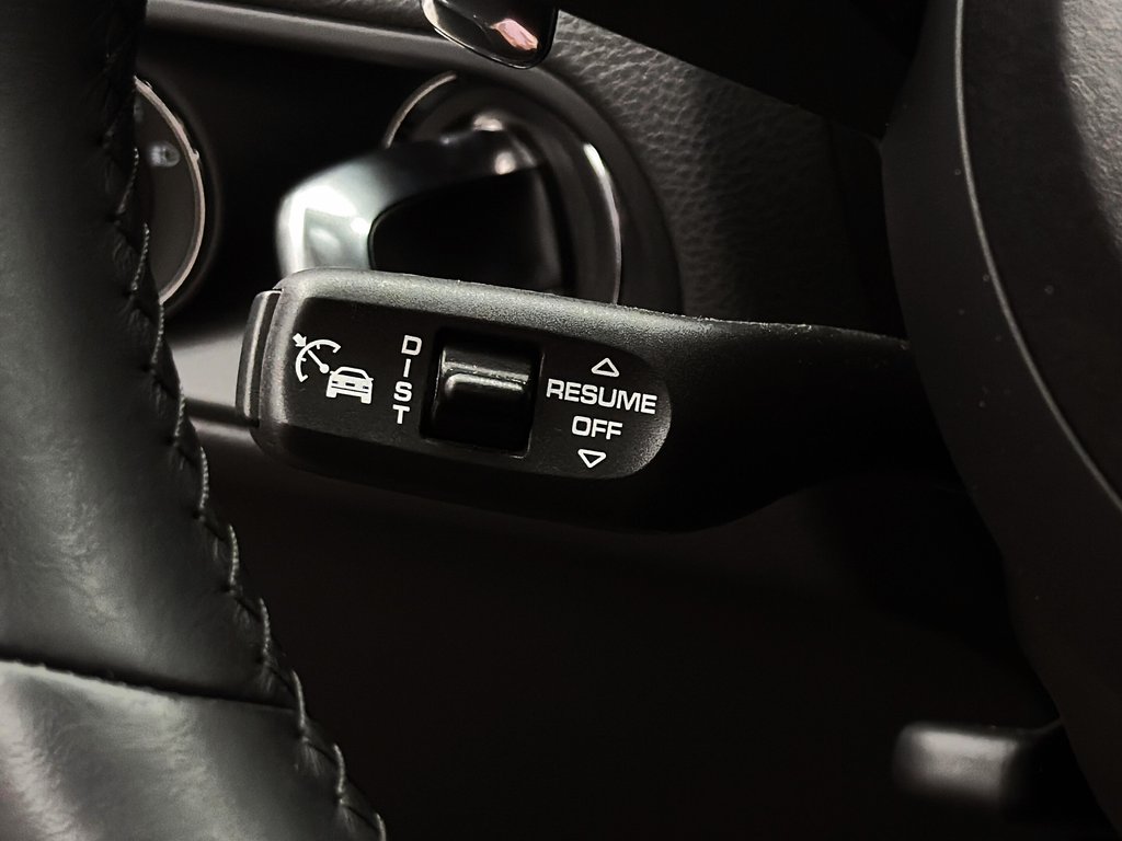 2025 Porsche Macan T AWD in Laval, Quebec - 19 - w1024h768px