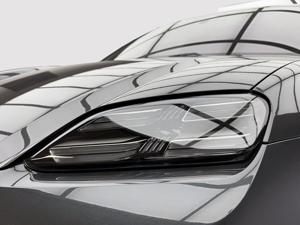 2025 Porsche Macan Electric Premium Package in Laval, Quebec - 11 - w1024h768px