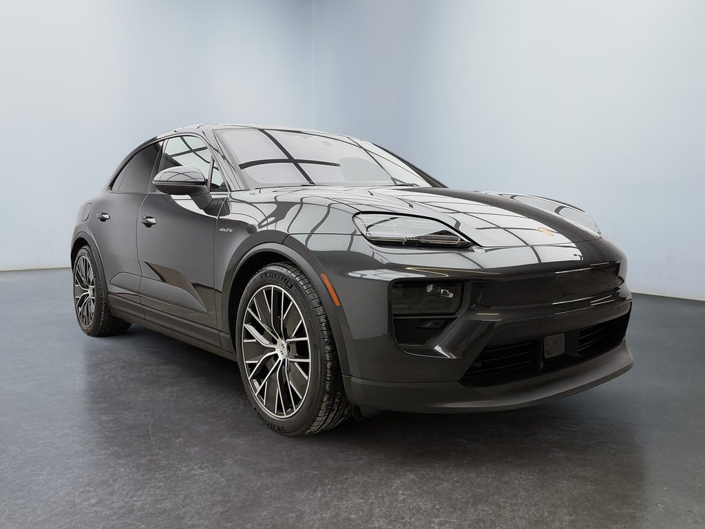2025 Porsche Macan Electric Premium Package in Laval, Quebec - 7 - w1024h768px