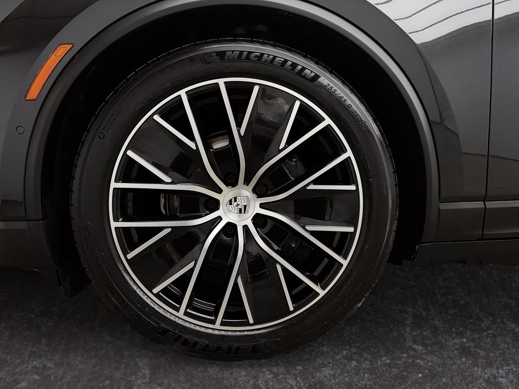 2025 Porsche Macan Electric Premium Package in Laval, Quebec - 13 - w1024h768px