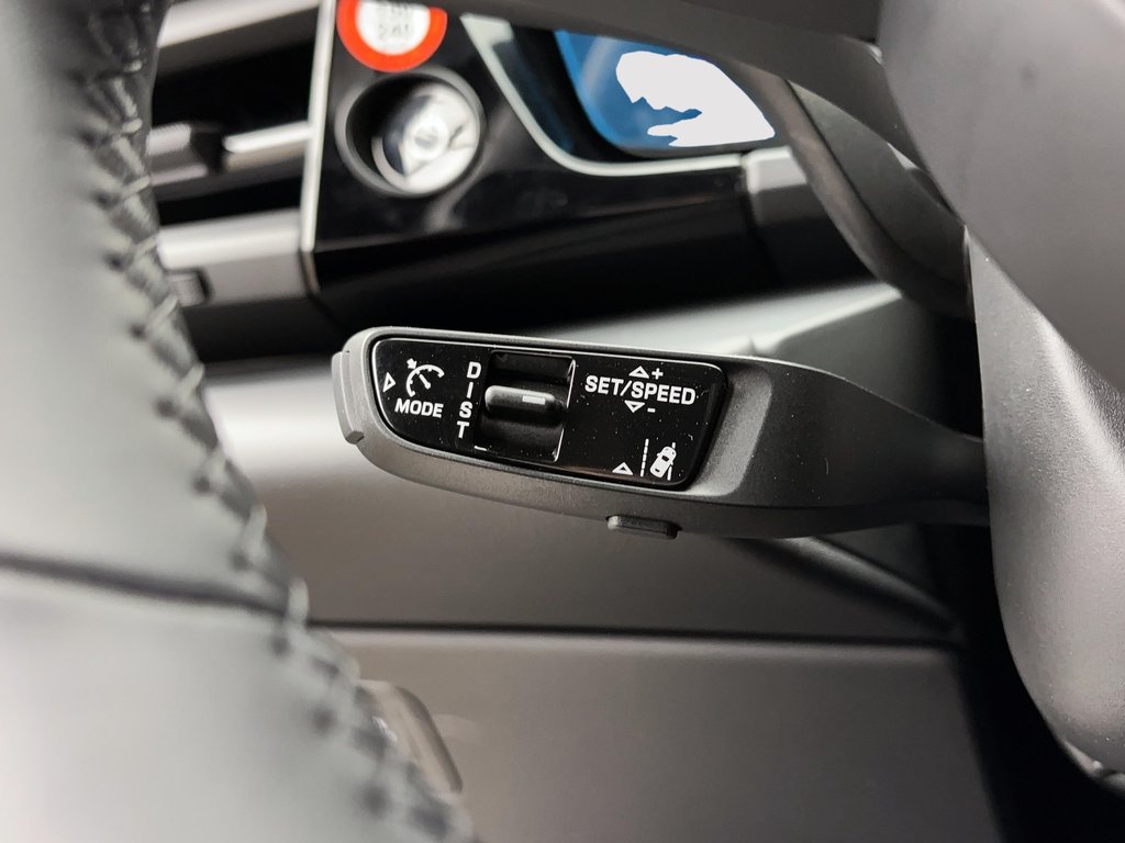 2025 Porsche Macan Electric Premium Package in Laval, Quebec - 19 - w1024h768px