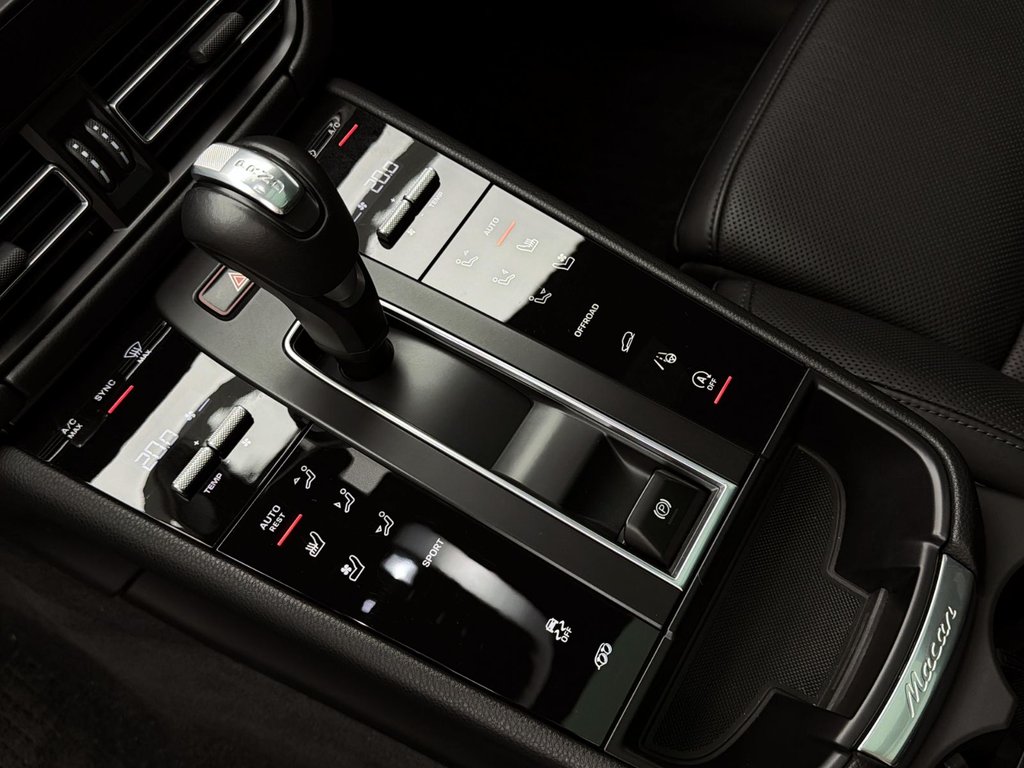 Porsche Macan  2025 à Laval, Québec - 20 - w1024h768px
