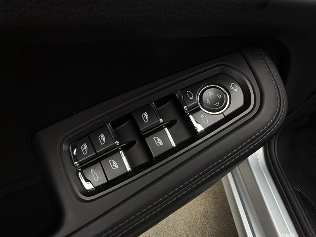 Porsche Macan  2025 à Laval, Québec - 31 - w1024h768px