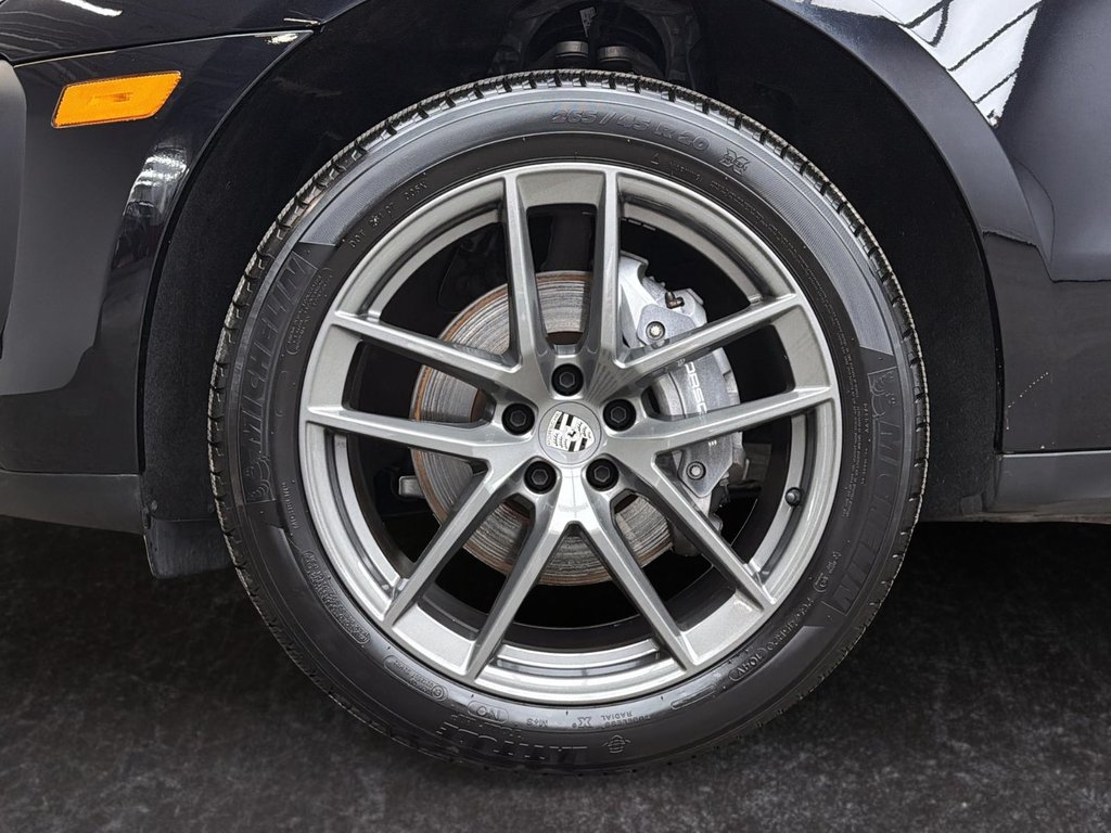 2025 Porsche Macan in Laval, Quebec - 11 - w1024h768px