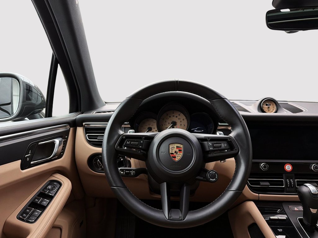 2025 Porsche Macan in Laval, Quebec - 15 - w1024h768px