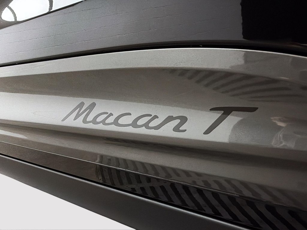 2025 Porsche Macan in Laval, Quebec - 8 - w1024h768px