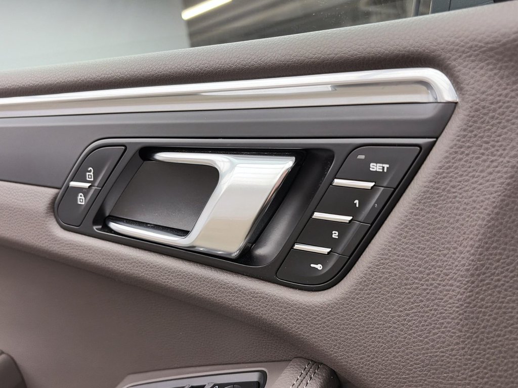 Porsche Macan  2025 à Laval, Québec - 28 - w1024h768px