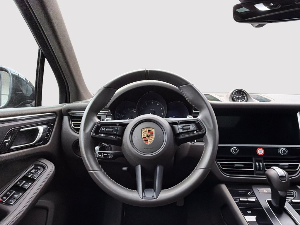 Porsche Macan  2025 à Laval, Québec - 4 - w1024h768px