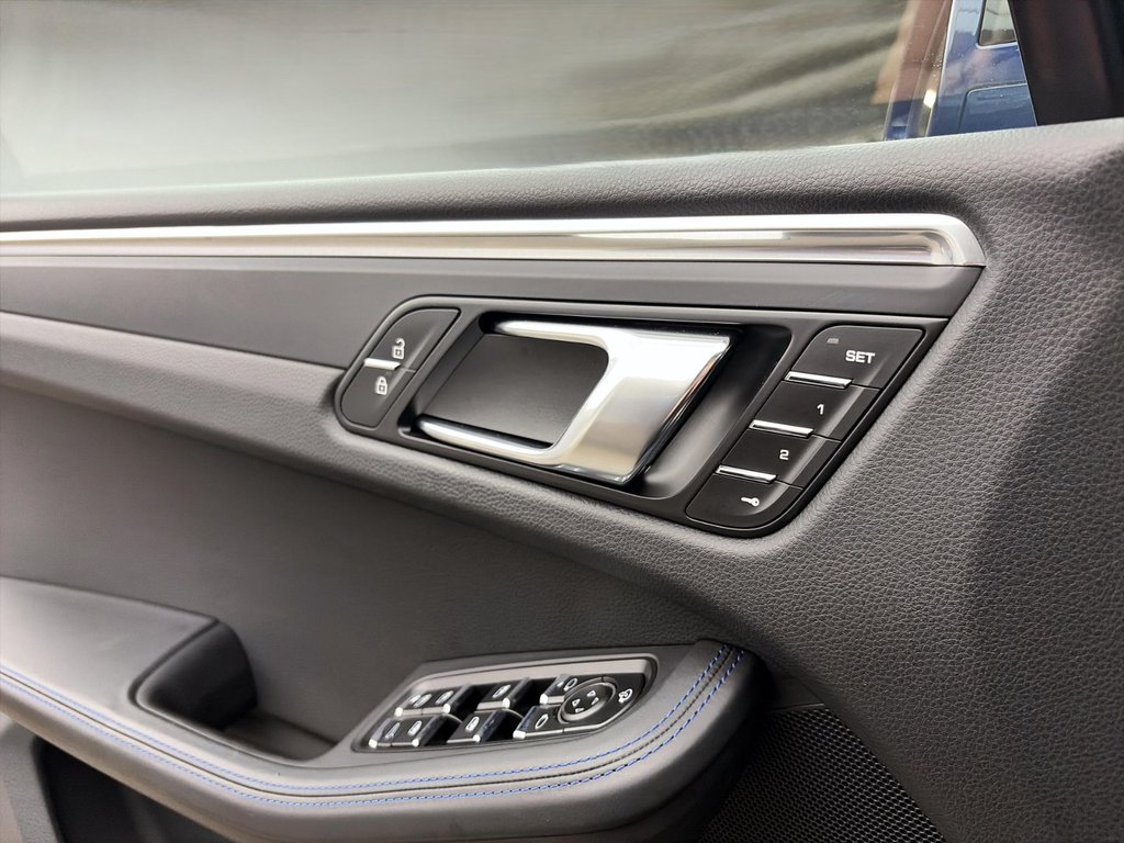 Porsche Macan  2025 à Laval, Québec - 30 - w1024h768px