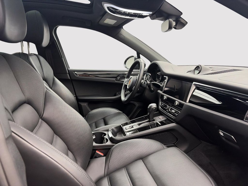 2025 Porsche Macan S in Laval, Quebec - 27 - w1024h768px