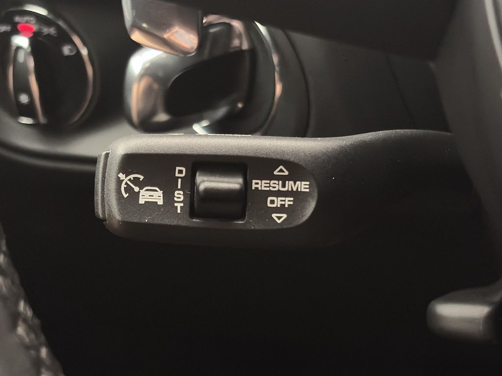 2025 Porsche Macan S in Laval, Quebec - 17 - w1024h768px