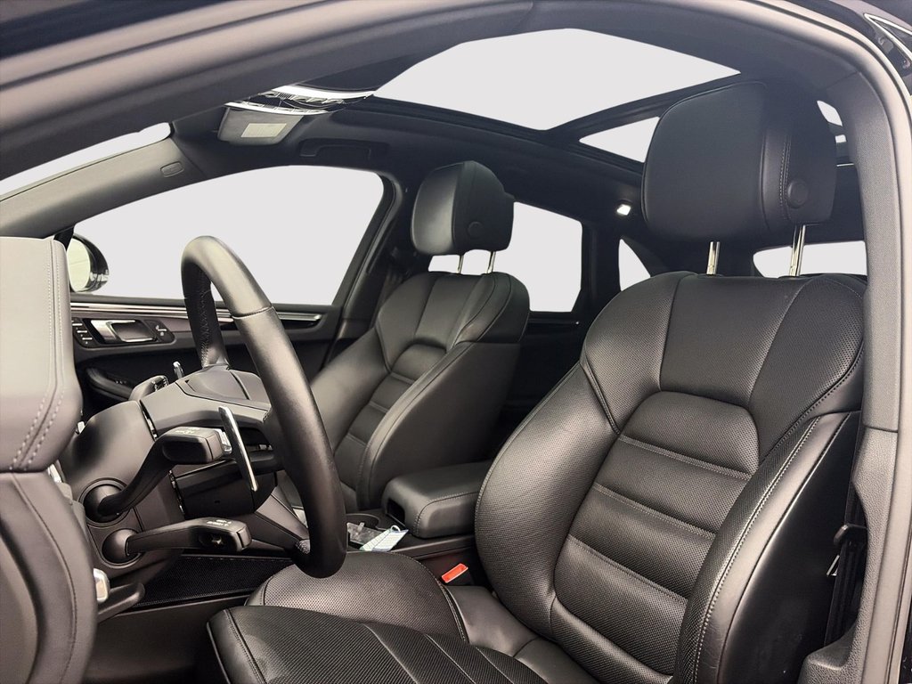 2025 Porsche Macan S in Laval, Quebec - 5 - w1024h768px