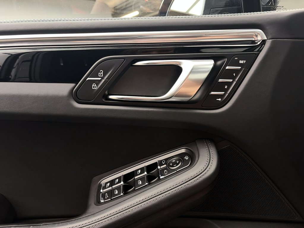 2025 Porsche Macan S in Laval, Quebec - 29 - w1024h768px