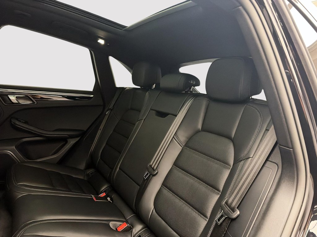 2025 Porsche Macan S in Laval, Quebec - 24 - w1024h768px