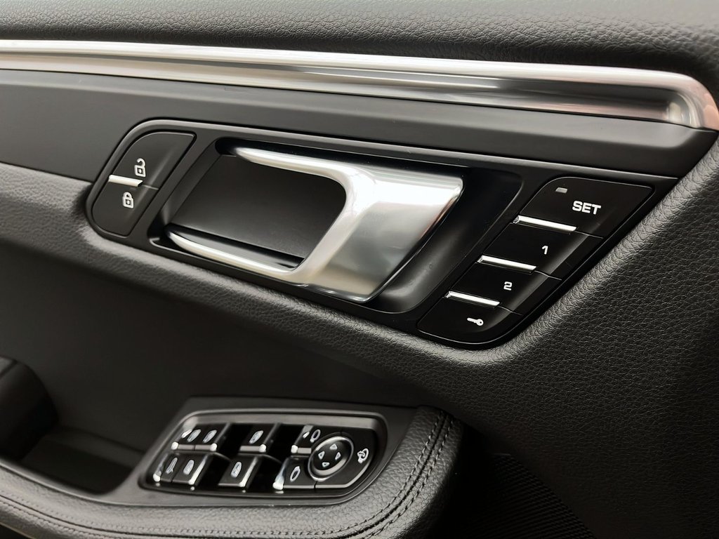 Porsche Macan  2025 à Laval, Québec - 26 - w1024h768px