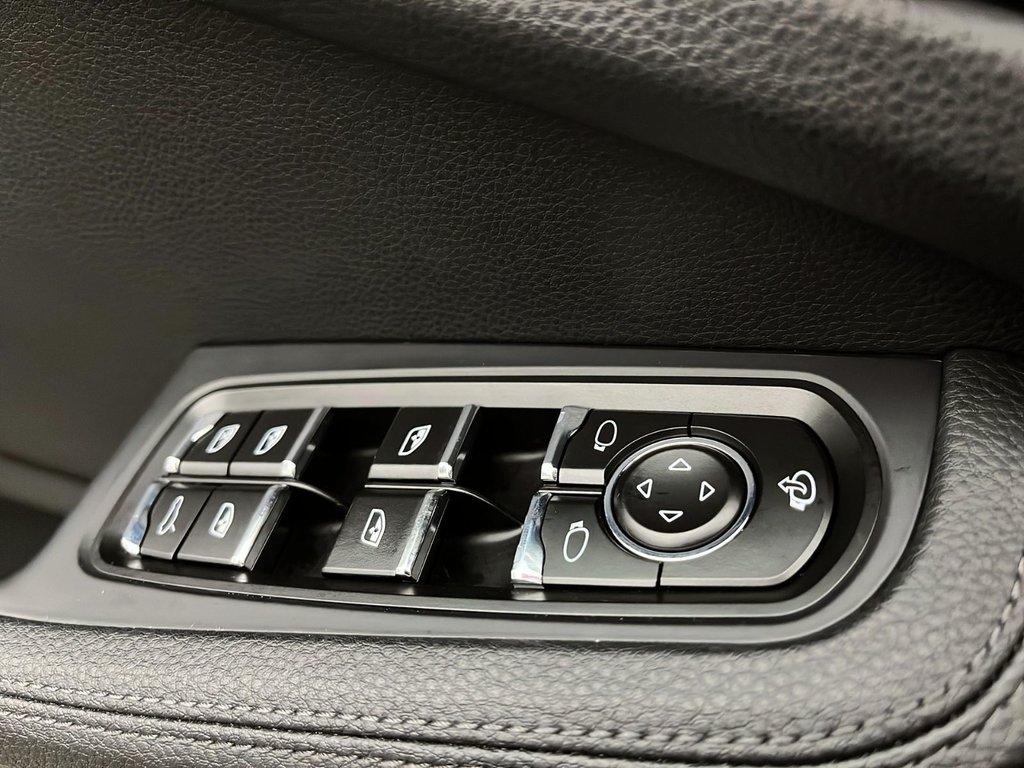 Porsche Macan  2025 à Laval, Québec - 27 - w1024h768px