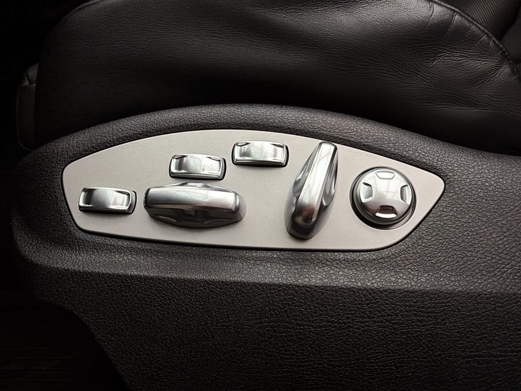Porsche Macan  2025 à Laval, Québec - 25 - w1024h768px
