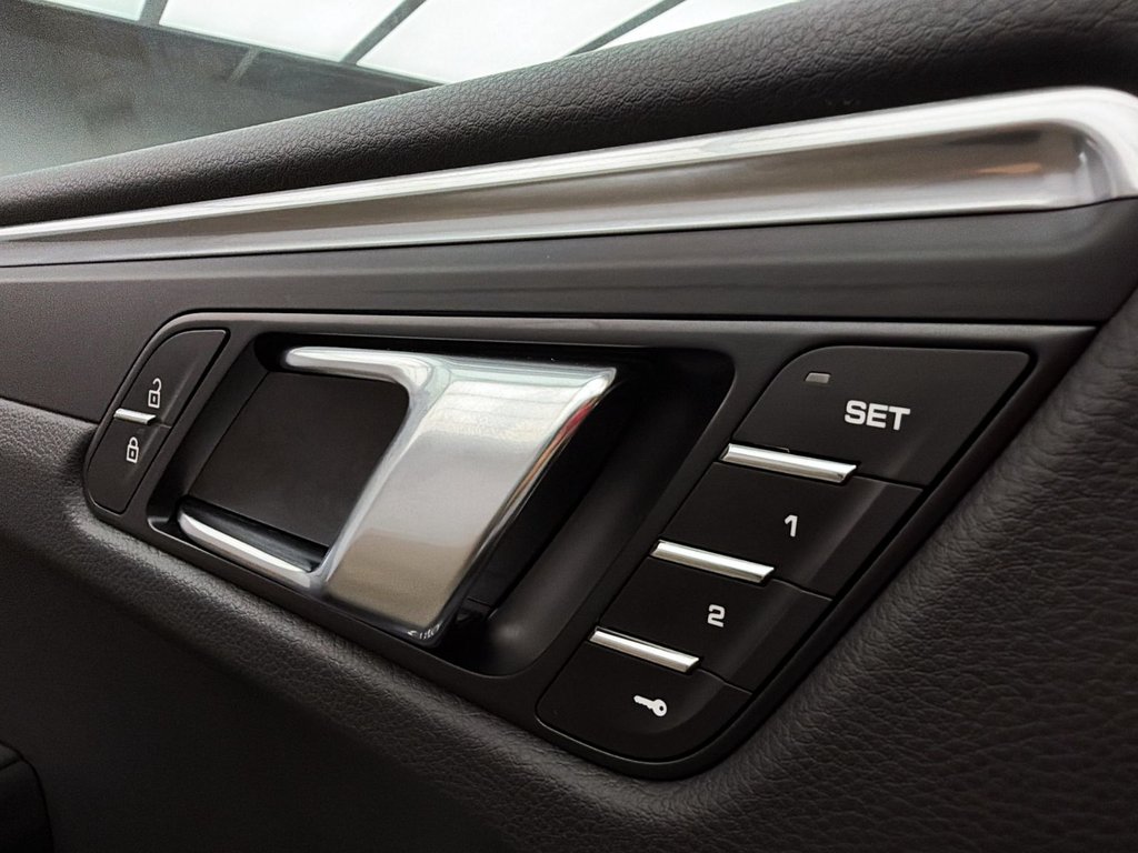 Porsche Macan  2025 à Laval, Québec - 29 - w1024h768px