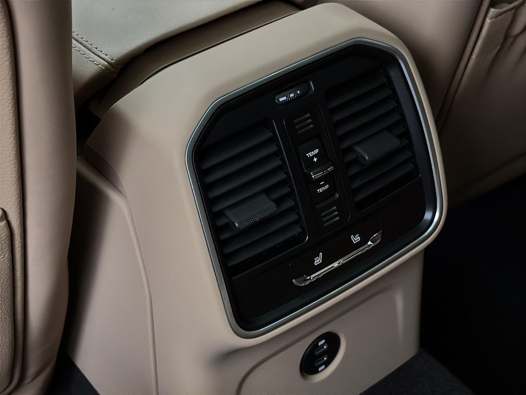 Porsche Macan  2025 à Laval, Québec - 24 - w1024h768px
