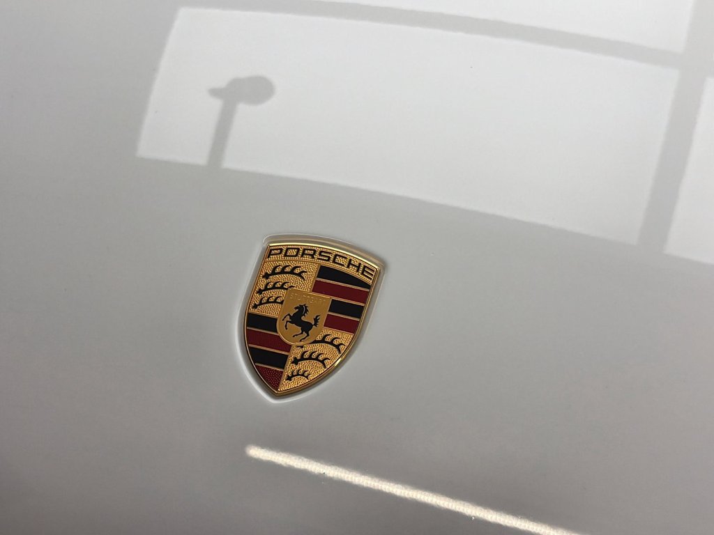 2025 Porsche Macan in Laval, Quebec - 10 - w1024h768px