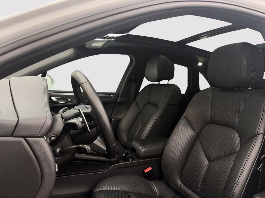 2025 Porsche Macan in Laval, Quebec - 5 - w1024h768px