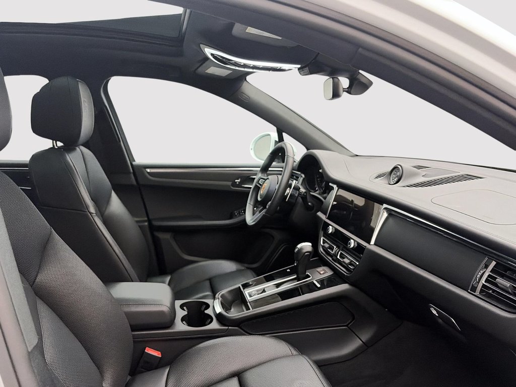 2025 Porsche Macan in Laval, Quebec - 27 - w1024h768px