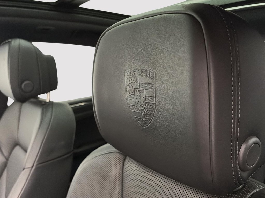 2025 Porsche Macan in Laval, Quebec - 26 - w1024h768px