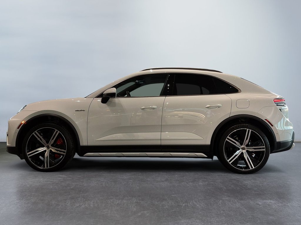 Porsche Macan Electric Turbo 2025 à Laval, Québec - 2 - w1024h768px