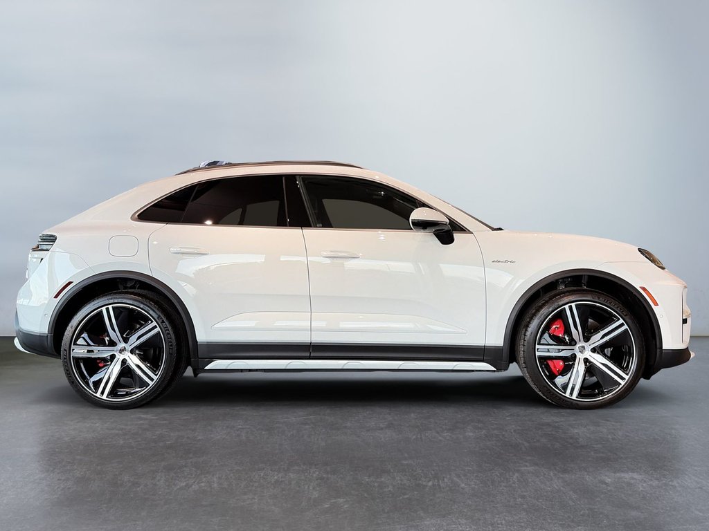 Porsche Macan Electric Turbo 2025 à Laval, Québec - 7 - w1024h768px