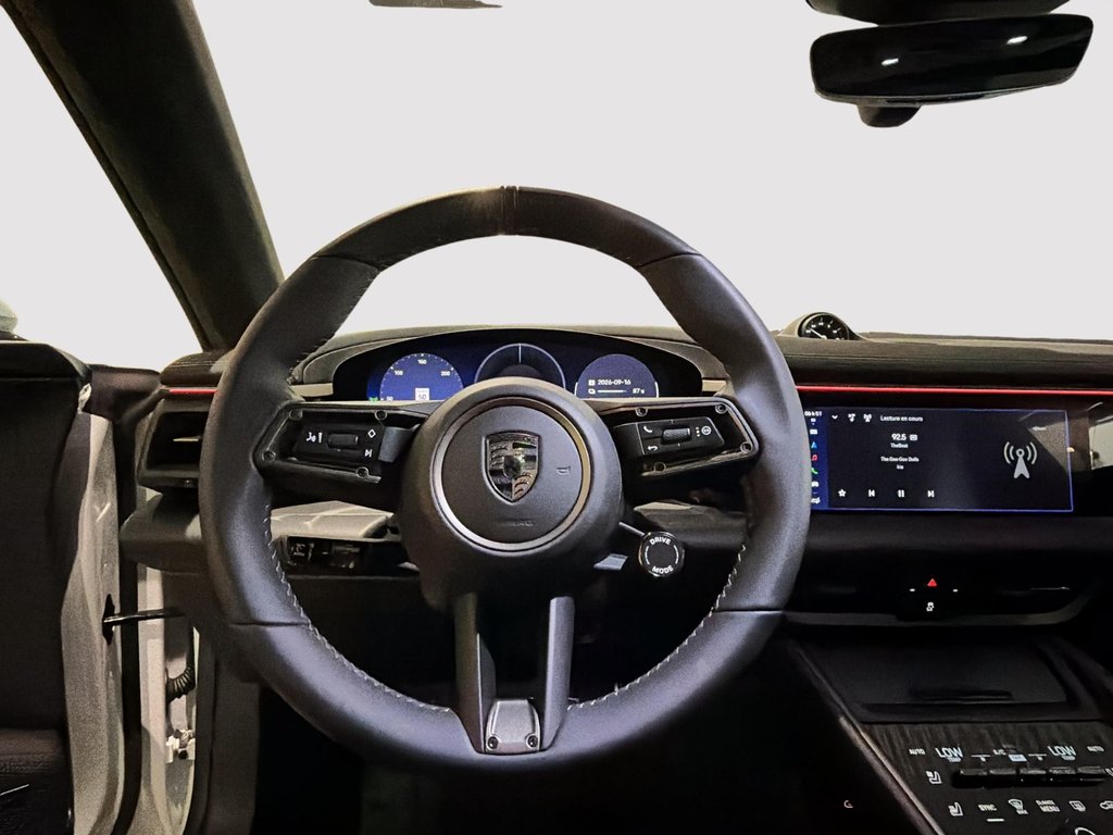 Porsche Macan Electric Turbo 2025 à Laval, Québec - 15 - w1024h768px