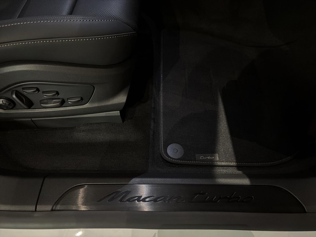 Porsche Macan Electric Turbo 2025 à Laval, Québec - 29 - w1024h768px