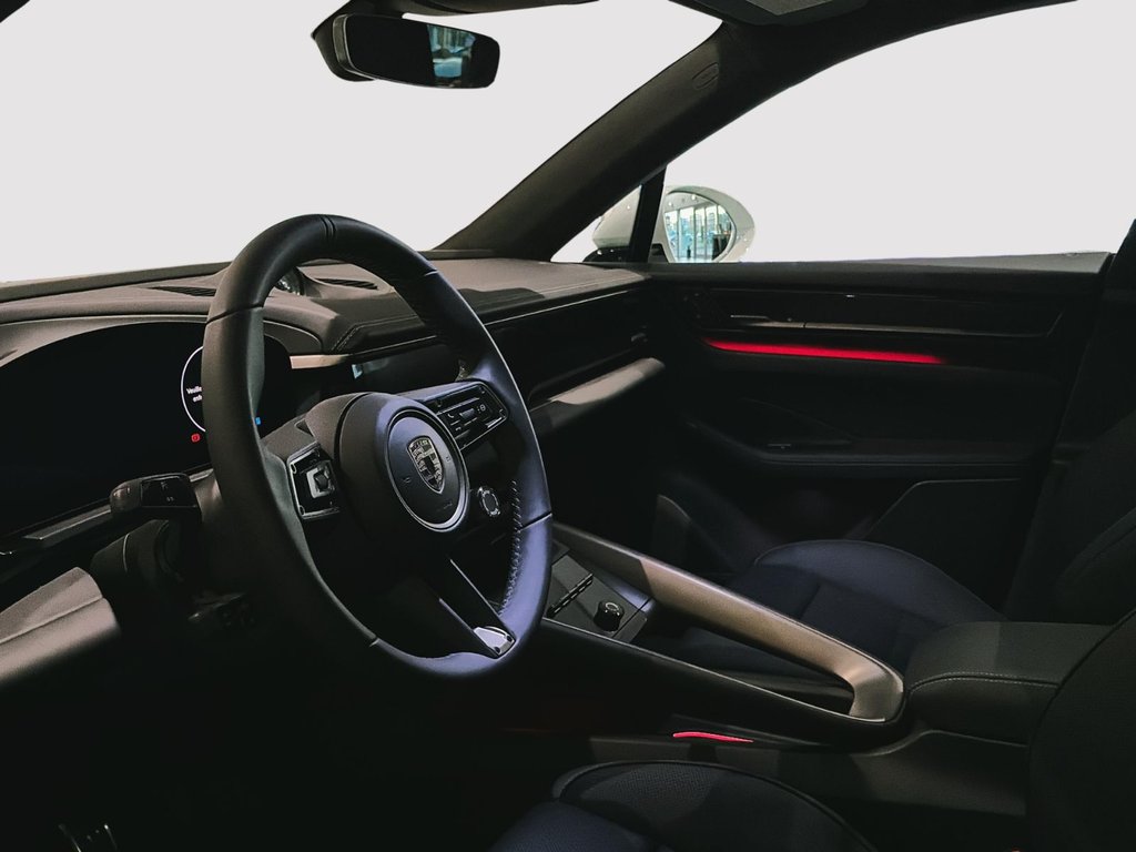 Porsche Macan Electric Turbo 2025 à Laval, Québec - 25 - w1024h768px