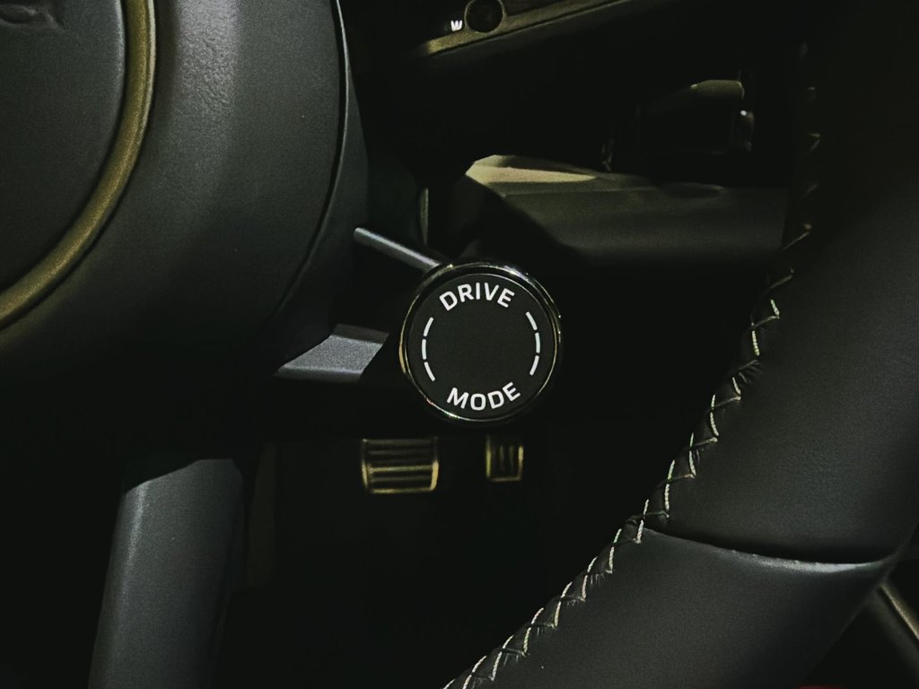 Porsche Macan Electric Turbo 2025 à Laval, Québec - 16 - w1024h768px