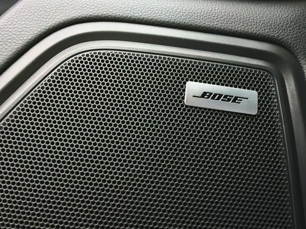 Porsche Macan  2025 à Laval, Québec - 30 - w1024h768px