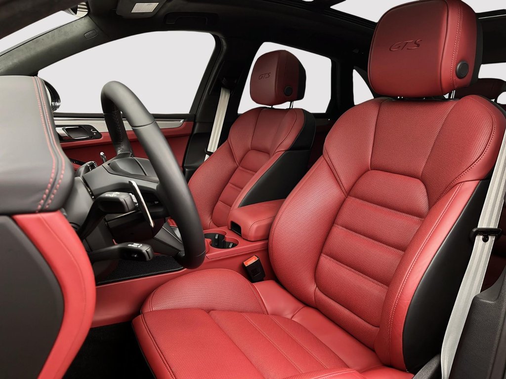 Porsche Macan GTS 2026 à Laval, Québec - 13 - w1024h768px