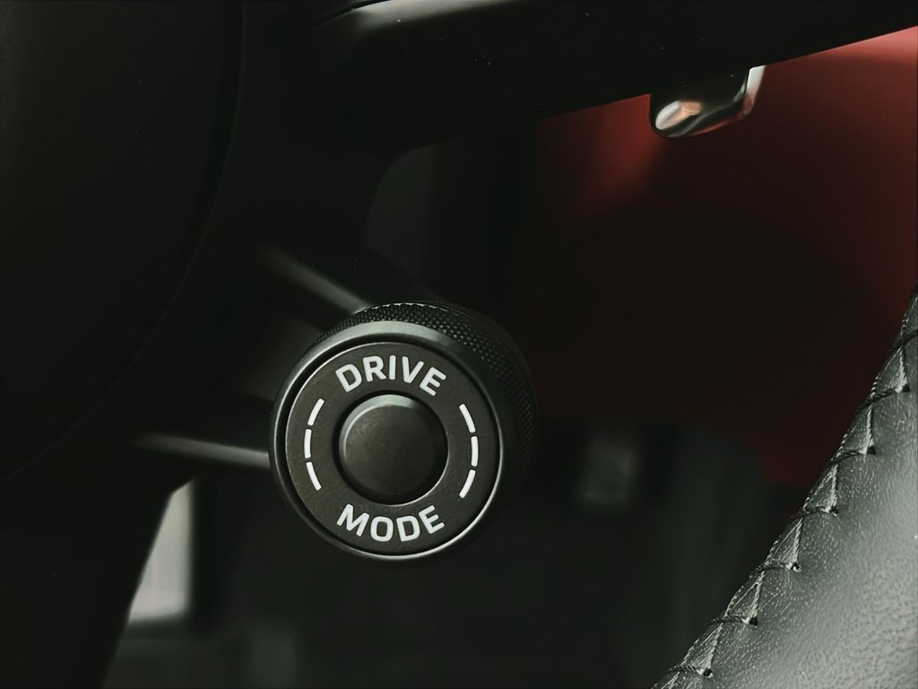 Porsche Macan GTS 2026 à Laval, Québec - 16 - w1024h768px
