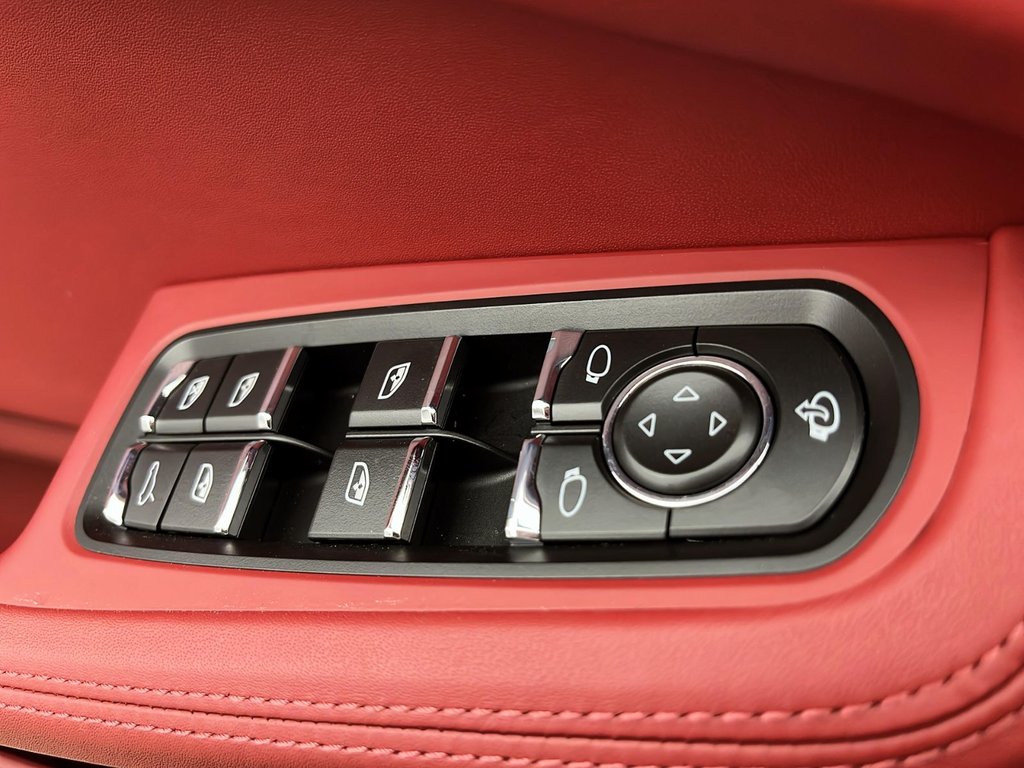Porsche Macan GTS 2026 à Laval, Québec - 27 - w1024h768px