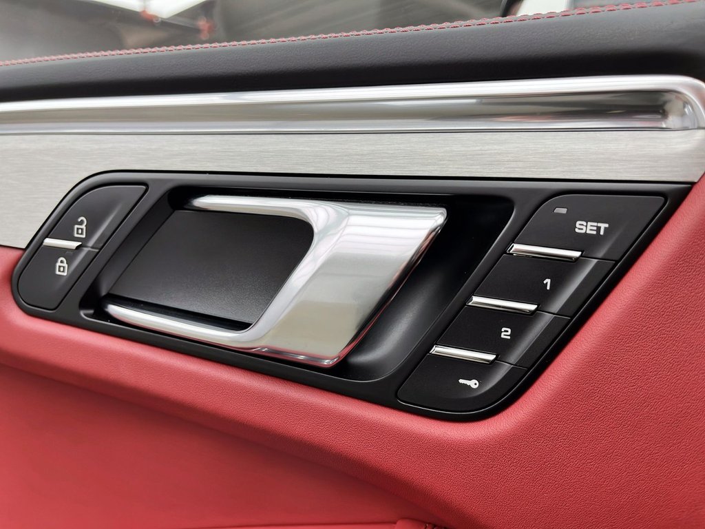 Porsche Macan GTS 2026 à Laval, Québec - 26 - w1024h768px