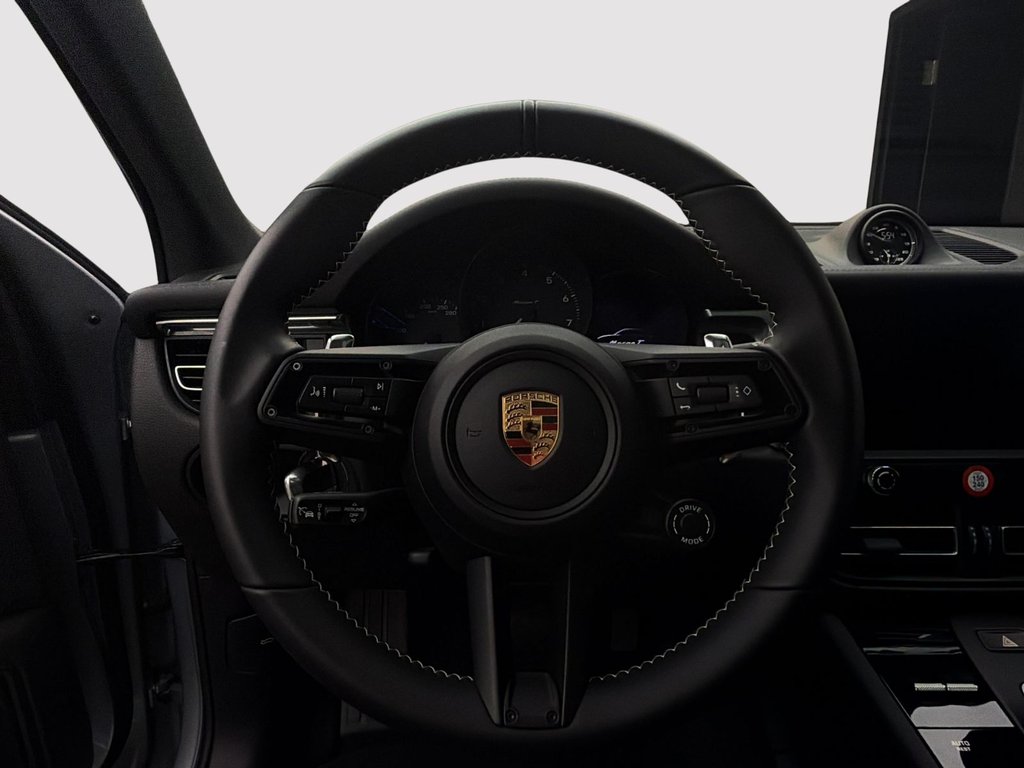 Porsche Macan  2026 à Laval, Québec - 15 - w1024h768px