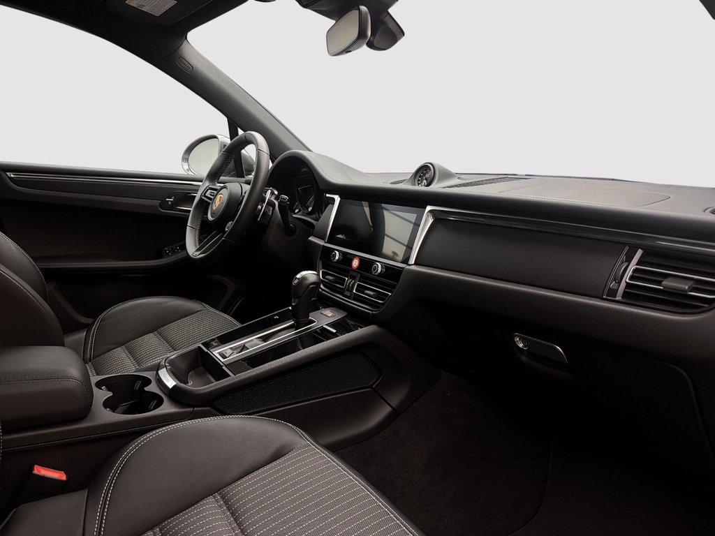 Porsche Macan  2026 à Laval, Québec - 24 - w1024h768px