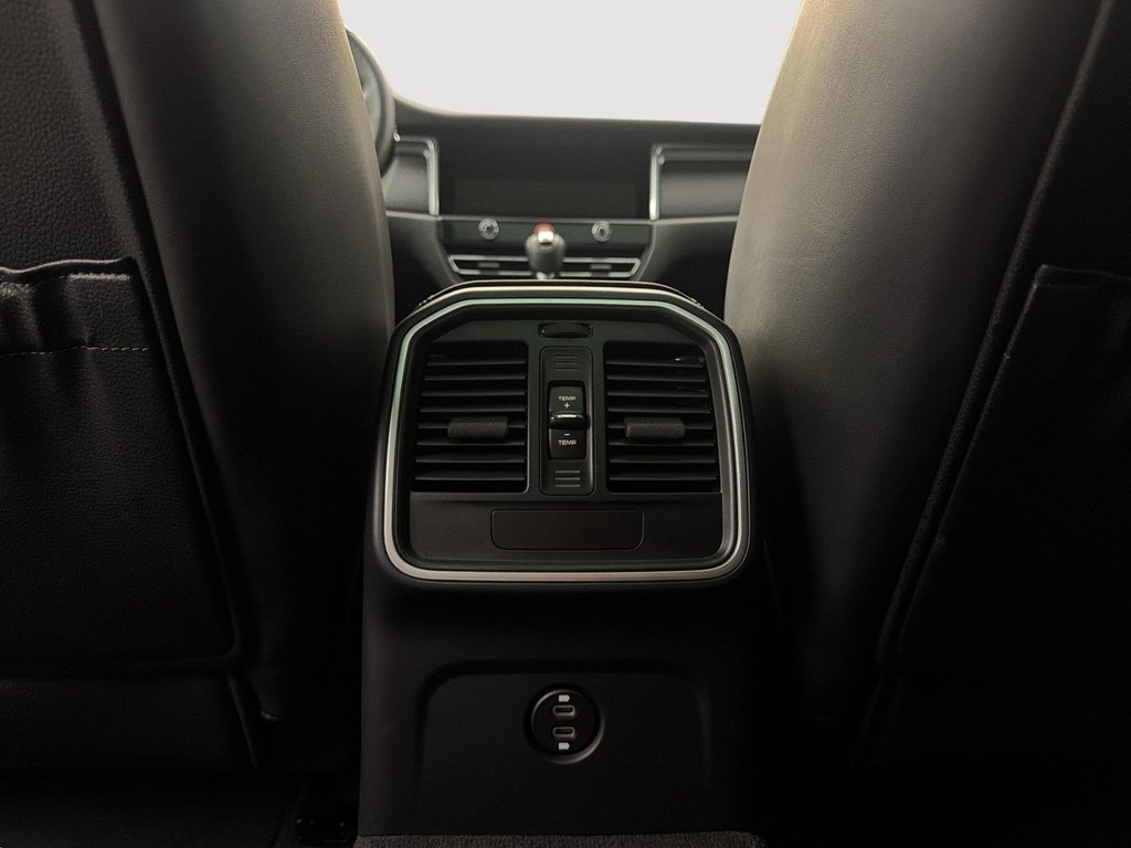 Porsche Macan  2026 à Laval, Québec - 28 - w1024h768px