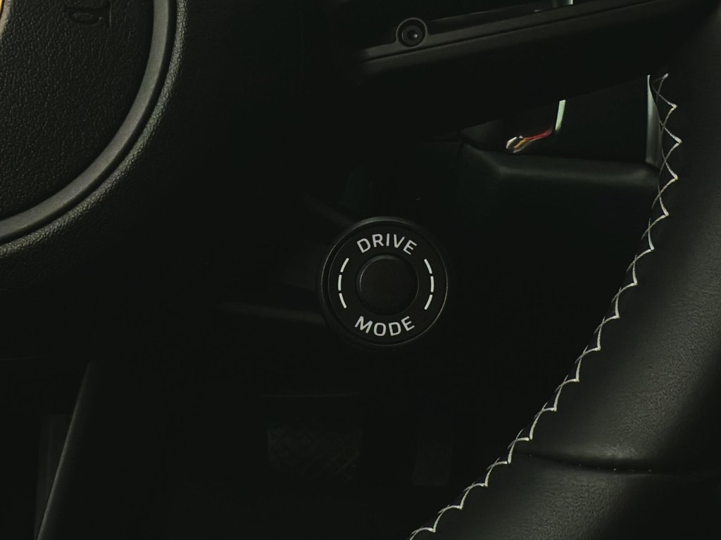 Porsche Macan  2026 à Laval, Québec - 17 - w1024h768px