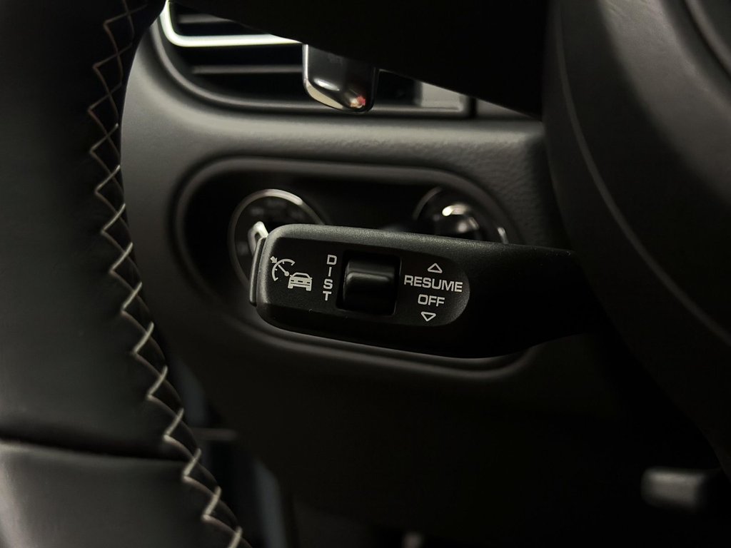 Porsche Macan  2026 à Laval, Québec - 18 - w1024h768px