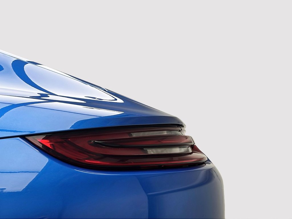 2018 Porsche Panamera 4 in Laval, Quebec - 9 - w1024h768px