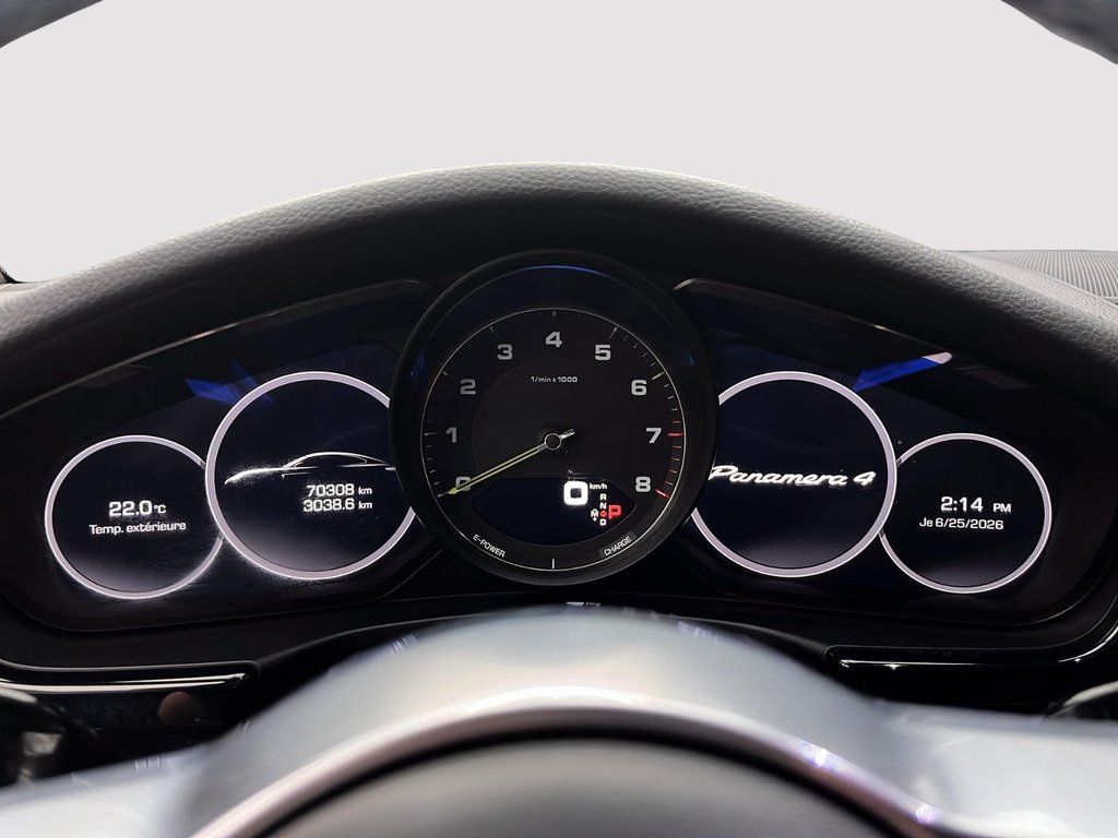 2018 Porsche Panamera 4 in Laval, Quebec - 20 - w1024h768px