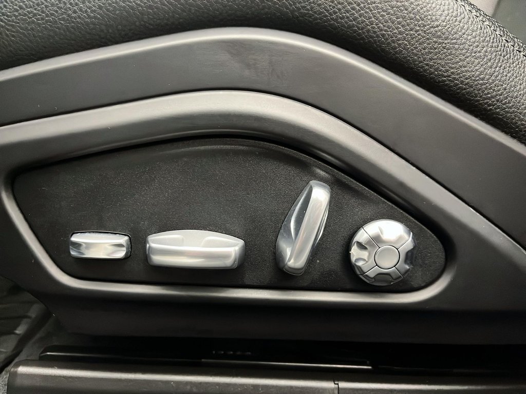 2018 Porsche Panamera 4 in Laval, Quebec - 31 - w1024h768px